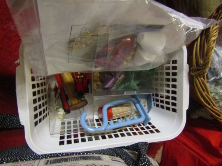 Craft job lot- a stillage of craft items - Image 11 of 39