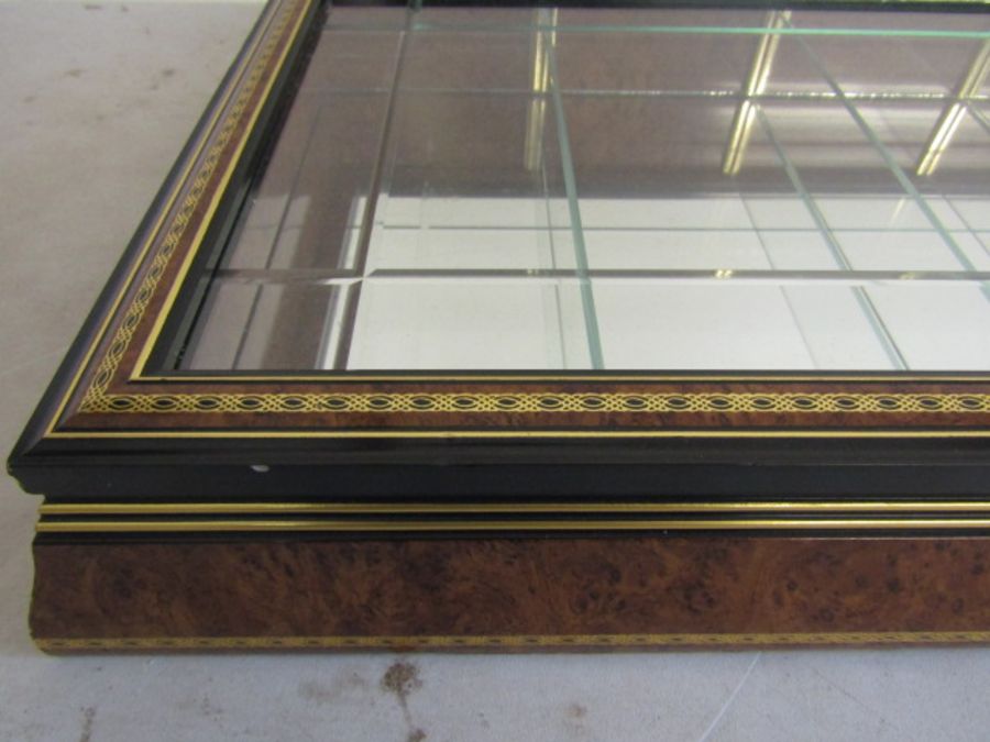 Glass fronted display case - Image 4 of 4