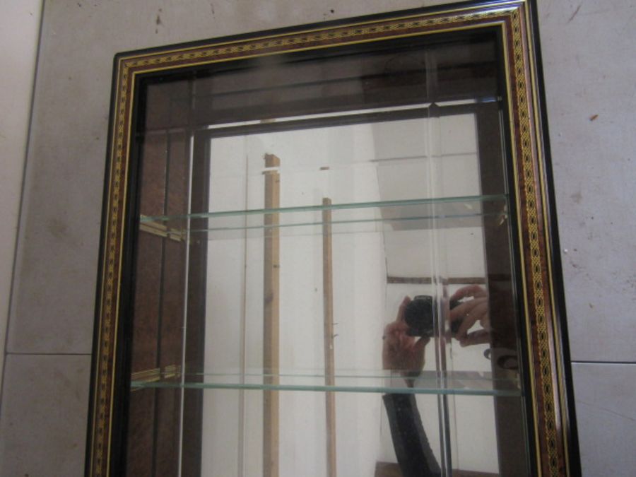 Glass fronted display case - Image 3 of 4