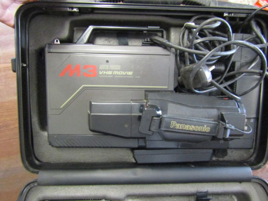 Panasonic M3 VHS Movie camera in case from a house clearance - Image 4 of 6