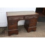 Oak pedestal desk with 6 drawers H84cm W122cm D47cm approx