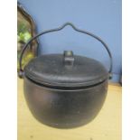 Cast iron cauldron- plastic lid