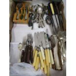 Boxed cutlery sets and loose cutlery