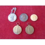 2x WW1 medals (named to 148803 Pte G D Whiting Labour Corps and E Carlile) plus Sir J Banks Royal