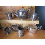 Quantity of metal tableware