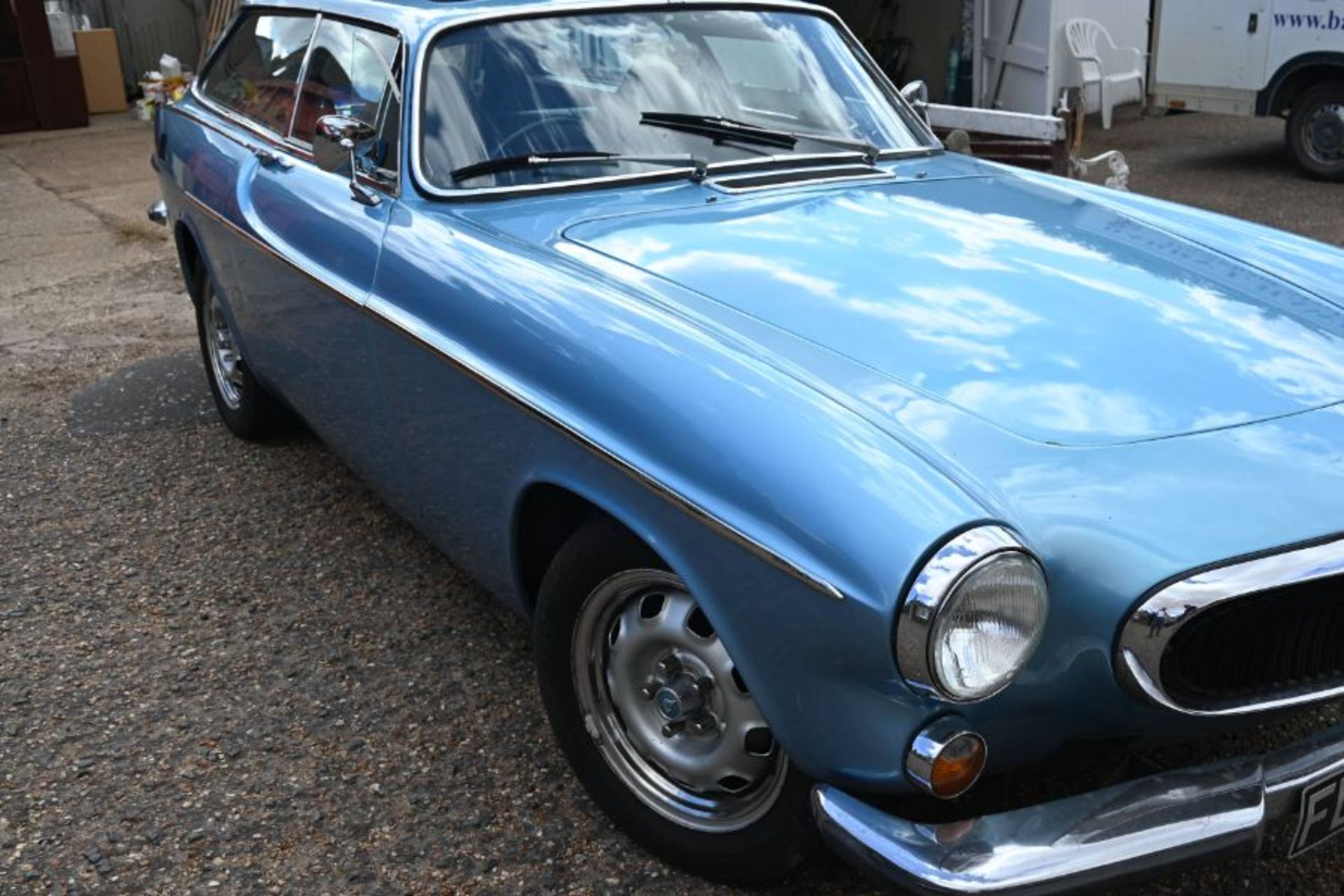 Volvo P1800 ES - Image 10 of 34