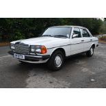 1984 Mercedes-Benz W123 230E