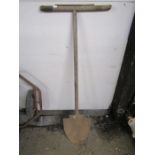 A dyke batter spade