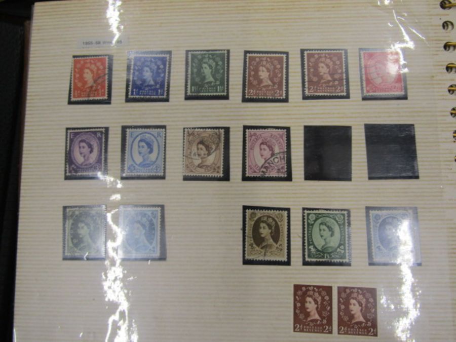 A stamp album containing G.B 1929,1924, 1926, 1/2d-1-1980 mint used. Many gaps - Image 7 of 36