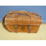 A Vilamoura 'clube de tiro' leather cartridge bag 35cm wide and 19cm high