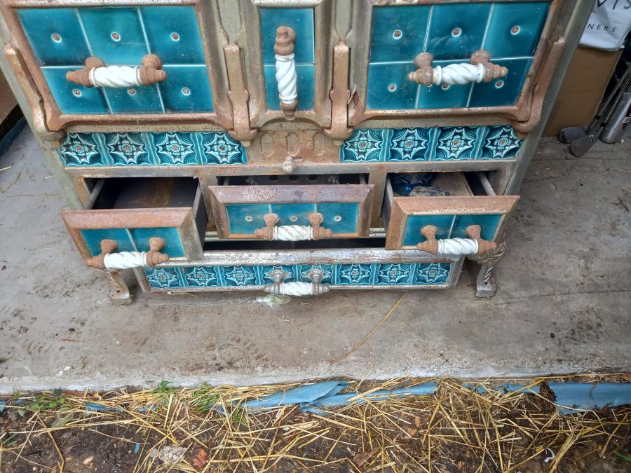 Vintage European cast iron tiled kitchen wood/coal burning stove. Buyer needs to collect from PE38 - Image 3 of 5