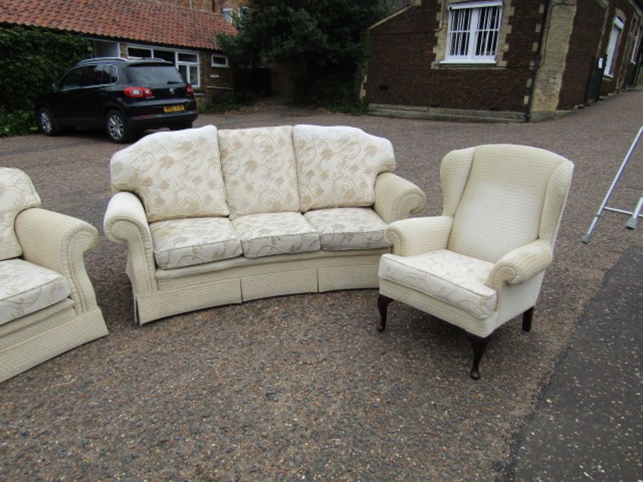 3 Piece suite and matching wing back arm chair - Image 4 of 4