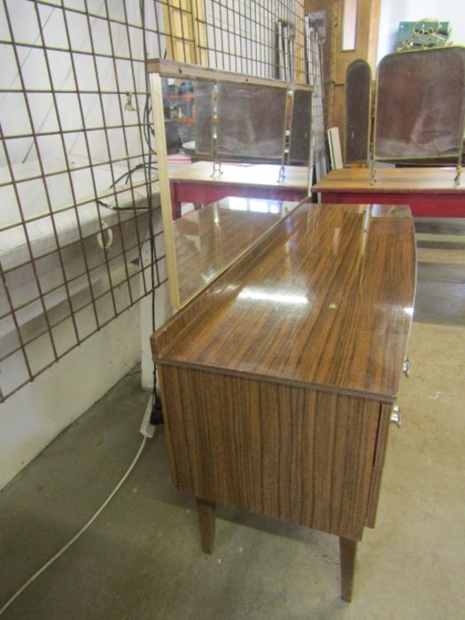 Mid century dressing table with drawers and mirror - Image 4 of 4