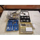 Mixed cutlery and cutlery sets