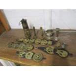 Mixed metalware including horse brasses and davy/miners lamp etc