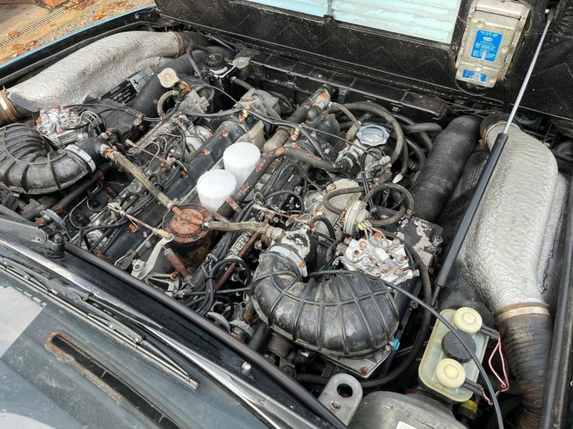 1982 Ferrari 400i Auto. First registered in 1983, this Azurro  Blue 400i automatic is offered in - Image 52 of 53