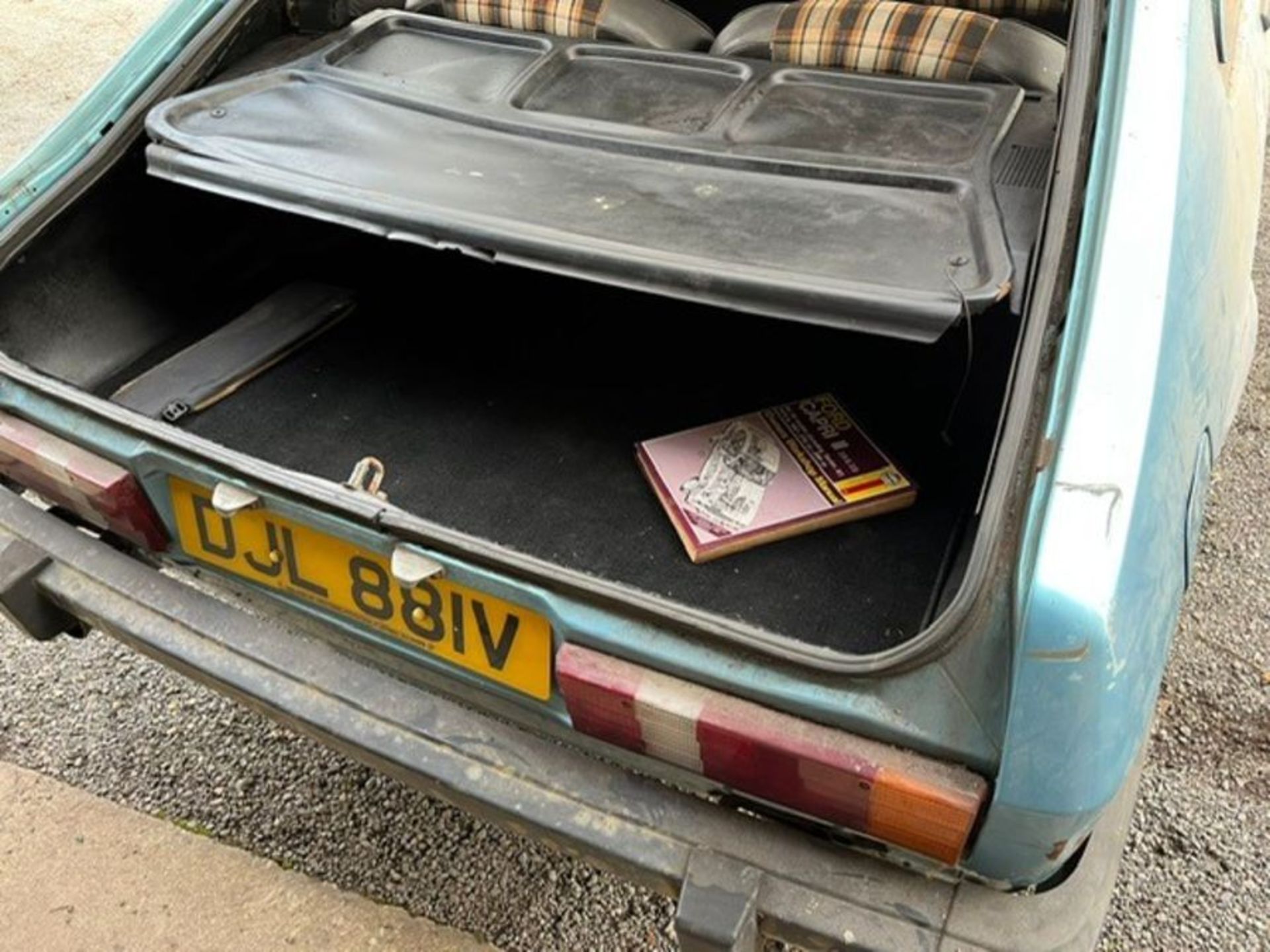 1979 Ford Capri 3.0s MkIII manual Although running and driving, this 4 speed manual 3.0s is - Image 46 of 168