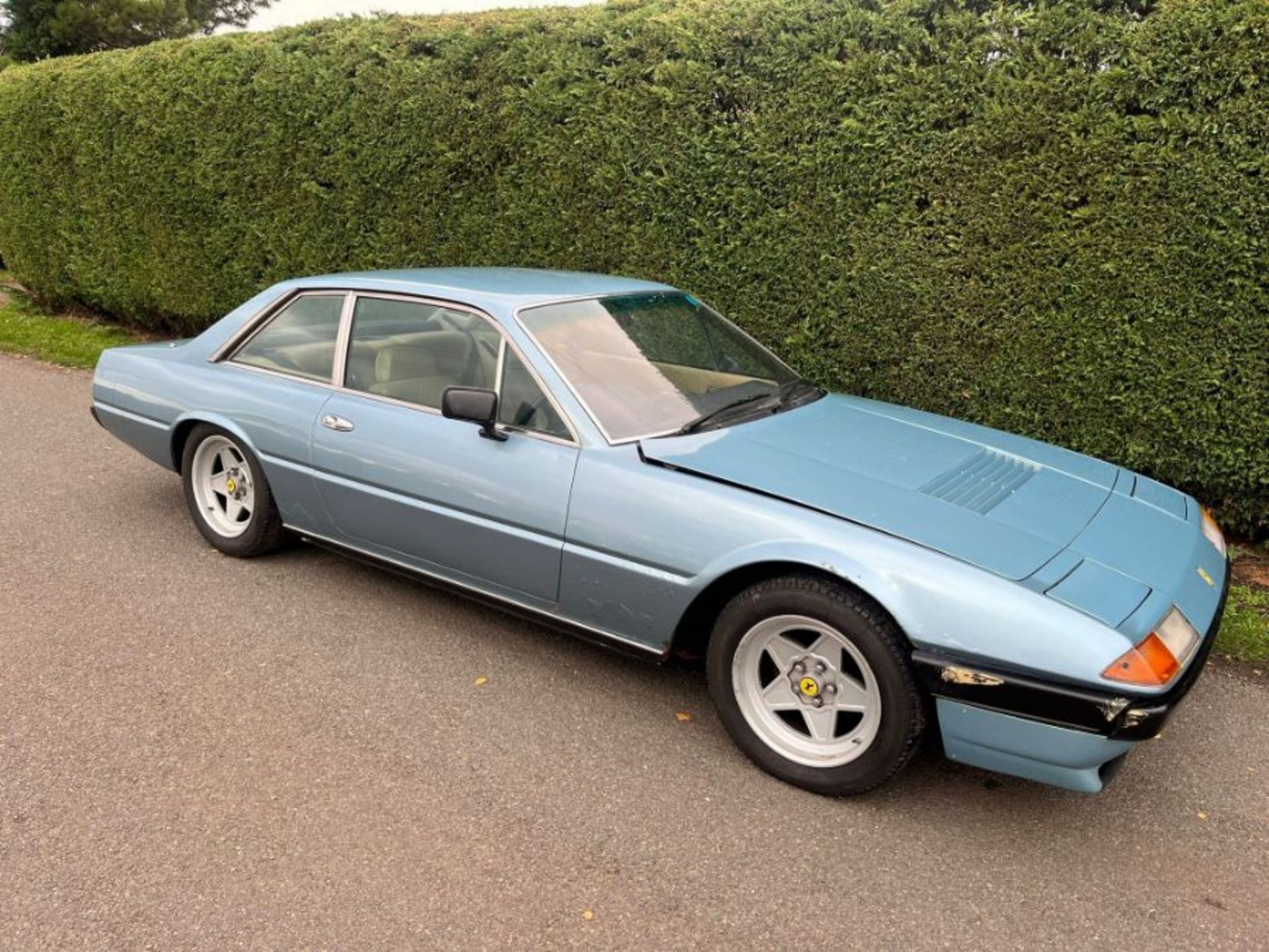 1982 Ferrari 400i Auto. First registered in 1983, this Azurro  Blue 400i automatic is offered in - Image 17 of 53