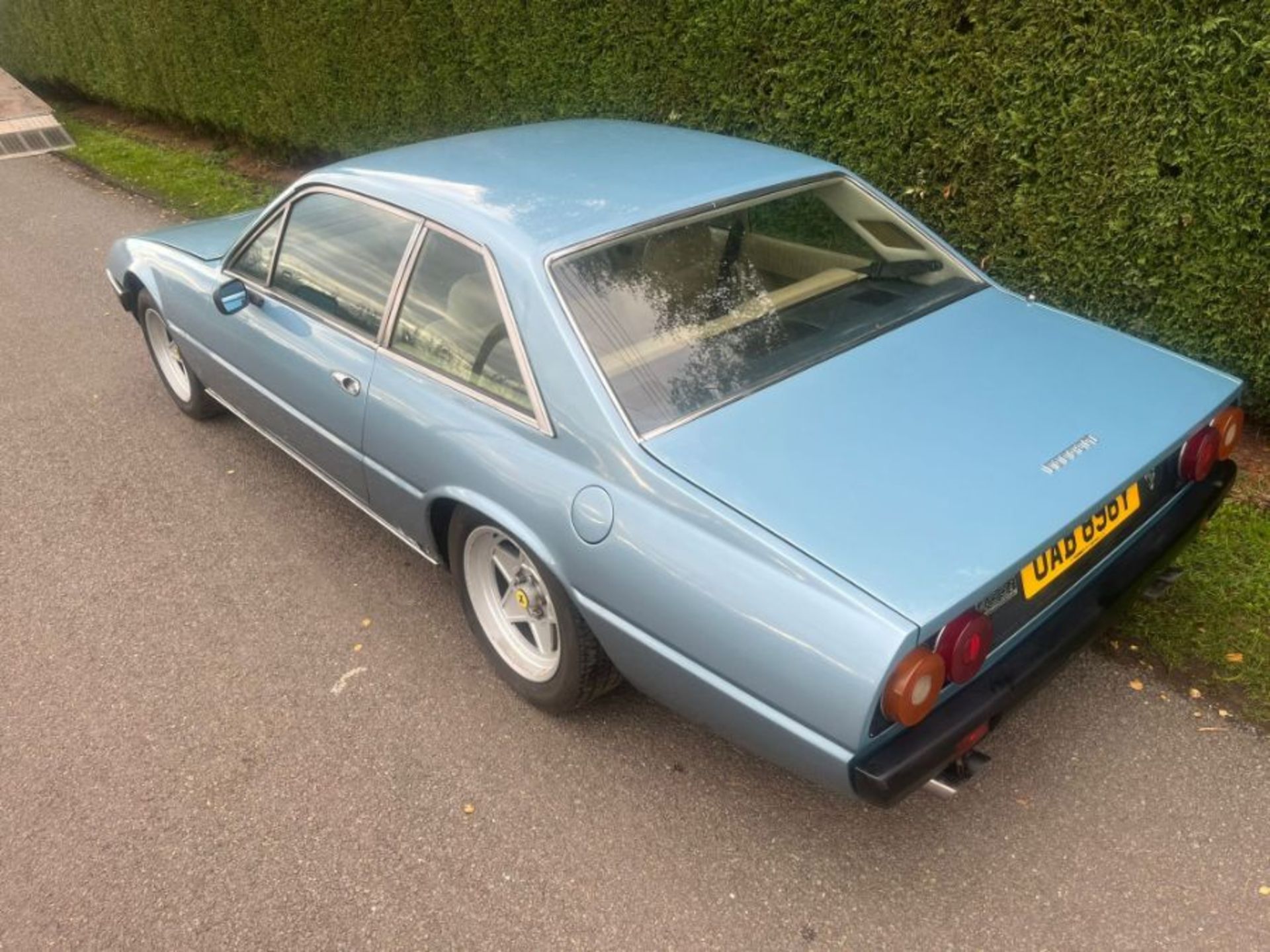 1982 Ferrari 400i Auto. First registered in 1983, this Azurro  Blue 400i automatic is offered in - Image 37 of 53