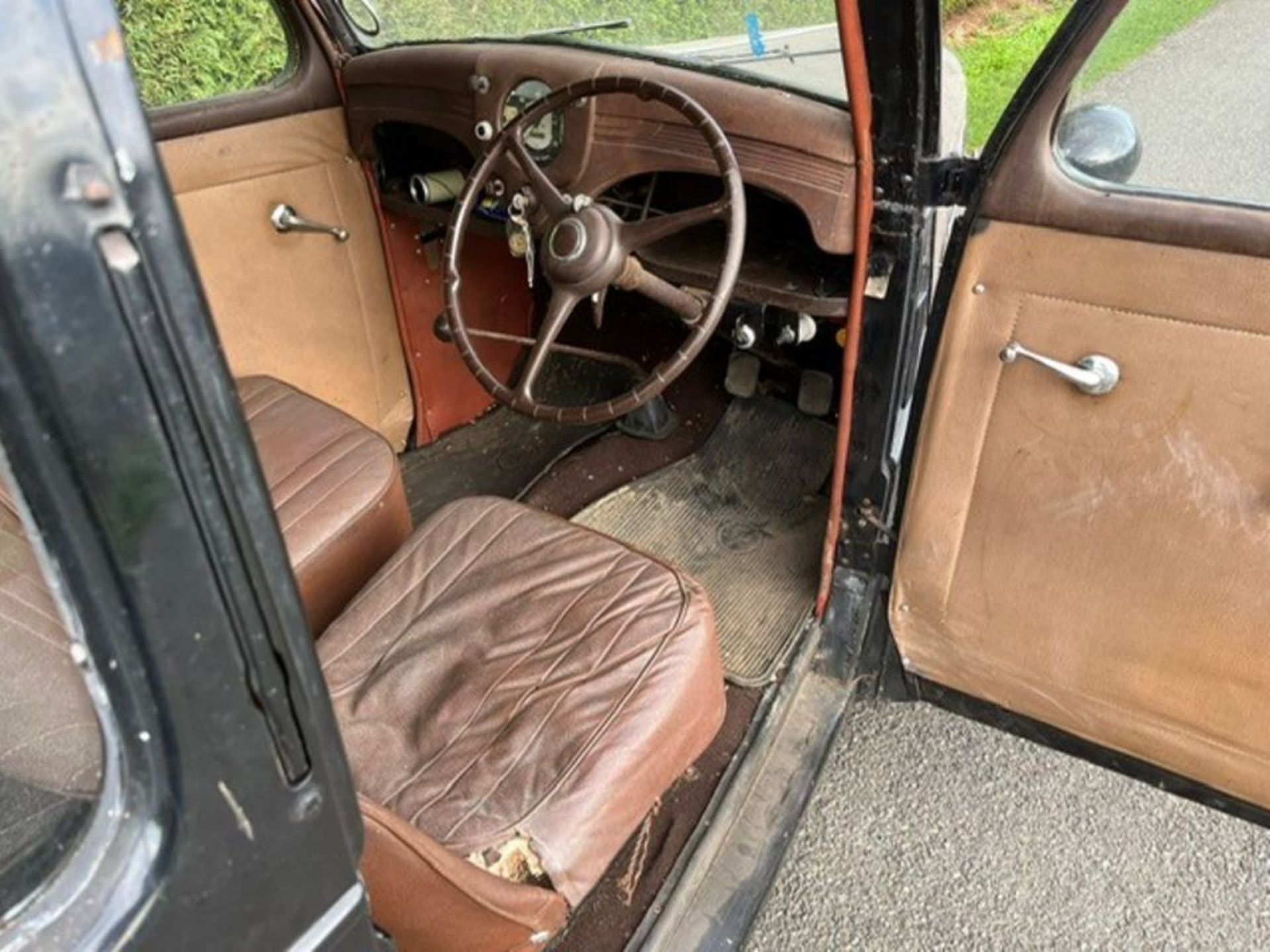 1953 Ford Anglia. A very late registered example, this charming little Anglia appears largely - Image 10 of 31