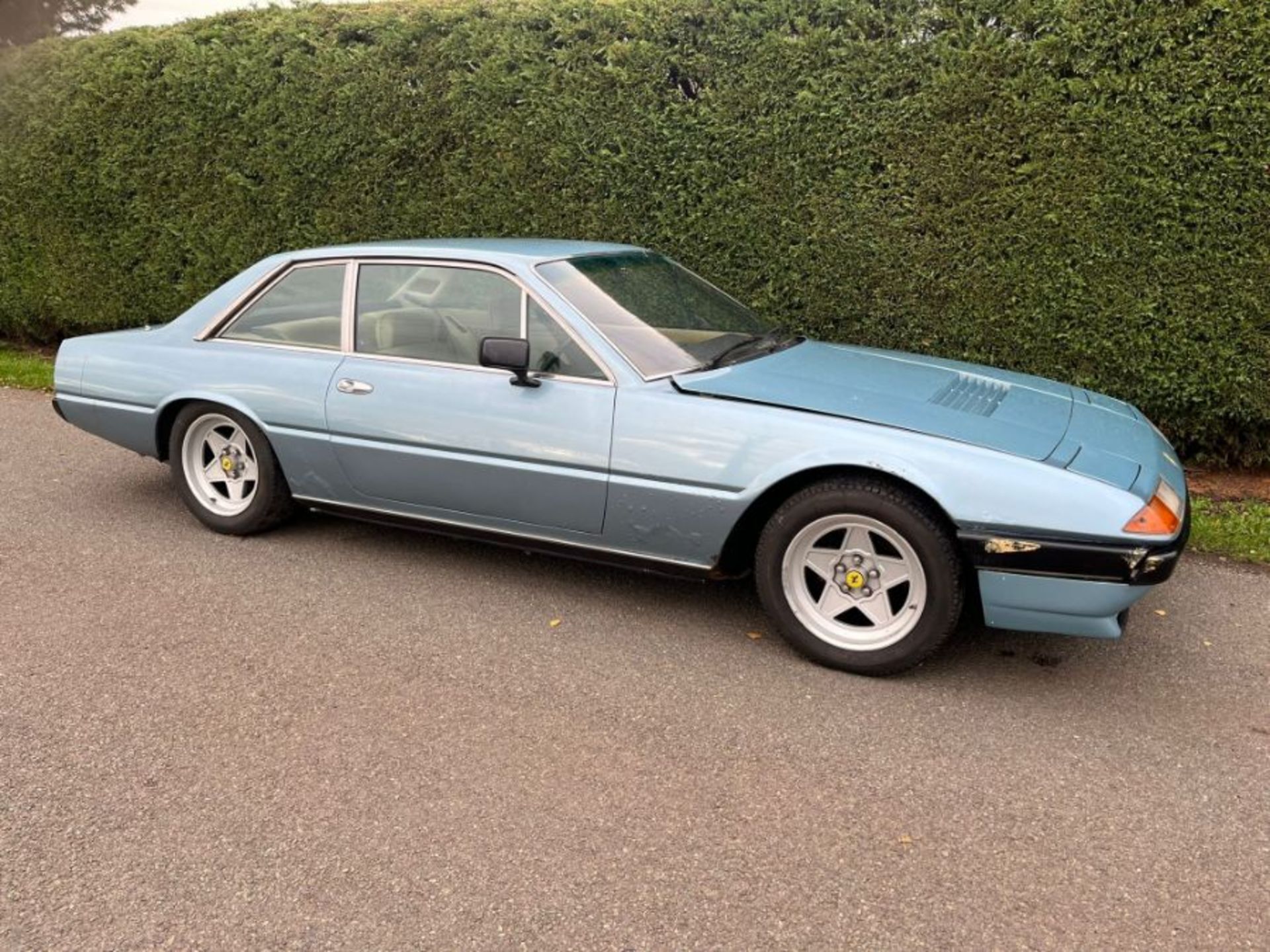 1982 Ferrari 400i Auto. First registered in 1983, this Azurro  Blue 400i automatic is offered in - Image 28 of 53