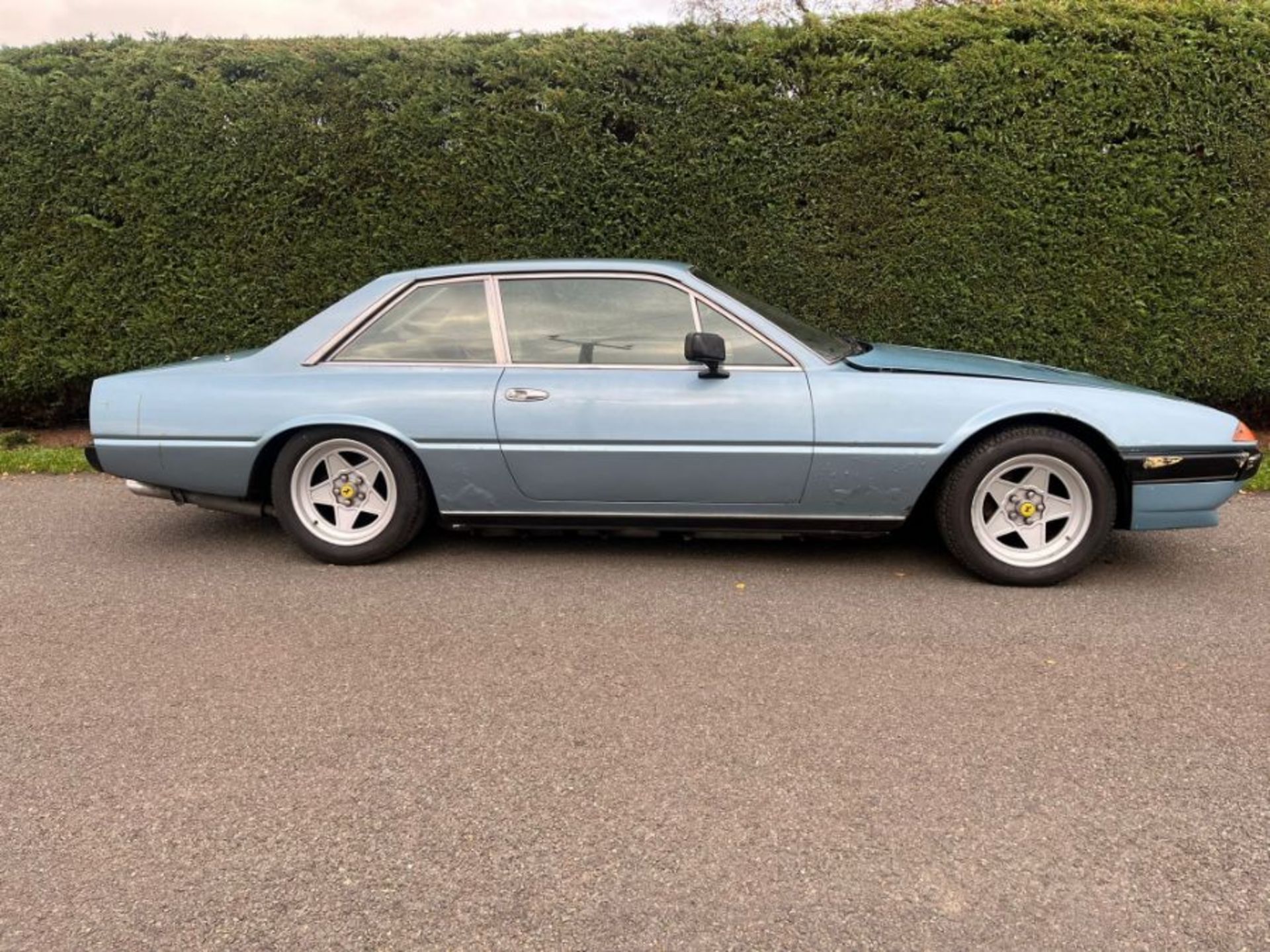 1982 Ferrari 400i Auto. First registered in 1983, this Azurro  Blue 400i automatic is offered in - Image 16 of 53