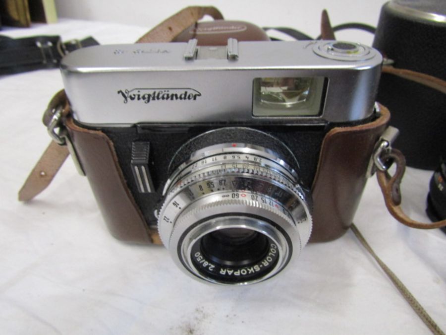 Vintage cameras and lenses etc - Image 2 of 5