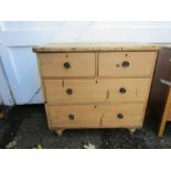 A vintage pine 2short over 2 long chest of drawers