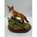 Border Fine Arts 'A Lucky Find' B0703 - fox on wood plinth, limited edition 886/1750, boxed with