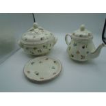 Villeroy & Boch Petit Fleur design tableware to incl 6 bowls, 6 teacups, 6 saucers, milk jug,
