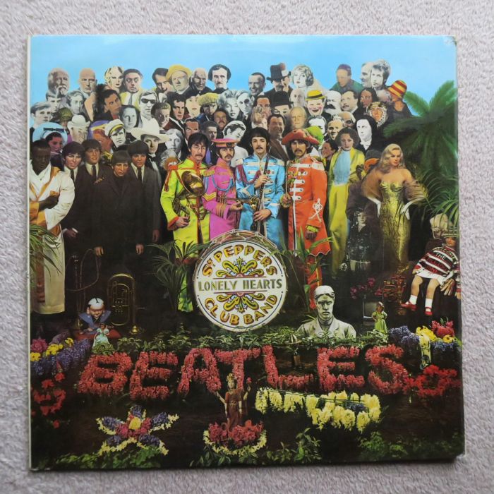 The Beatles – Sgt. Pepper's 1 Box EMI + Rare Promo Apple Insert - Image 2 of 12