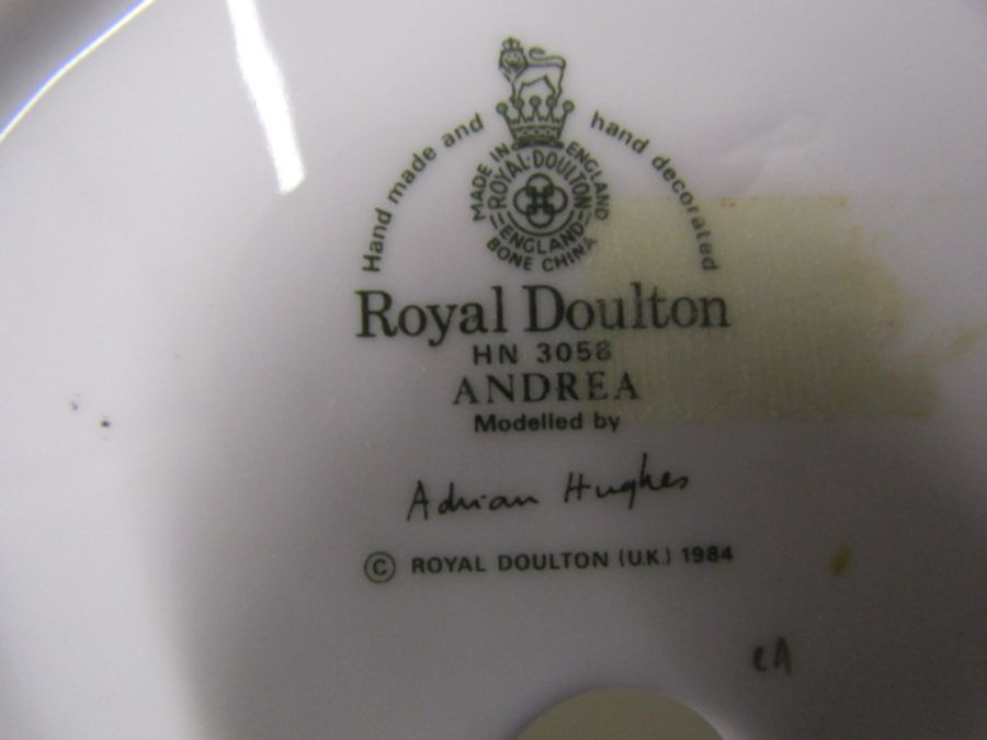 4 Royal Doulton figurines (one has detached hand, but is present as seen in photos) - Image 4 of 6