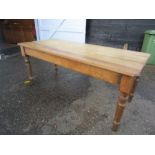 A farmhouse table 178x83cm