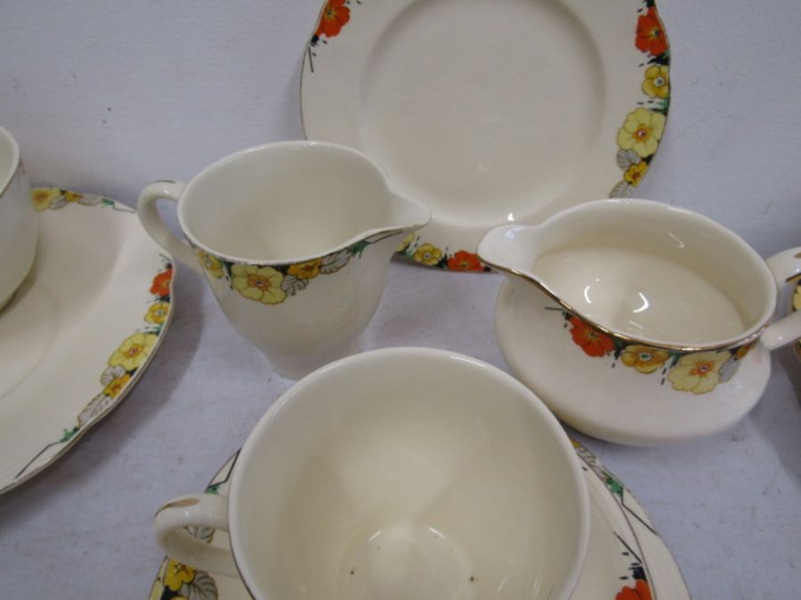 Alfred Meakin Orange red flowers vintage part tea set- 2 cake plates, 8 side plates, 8 saucers, 8 - Image 8 of 8