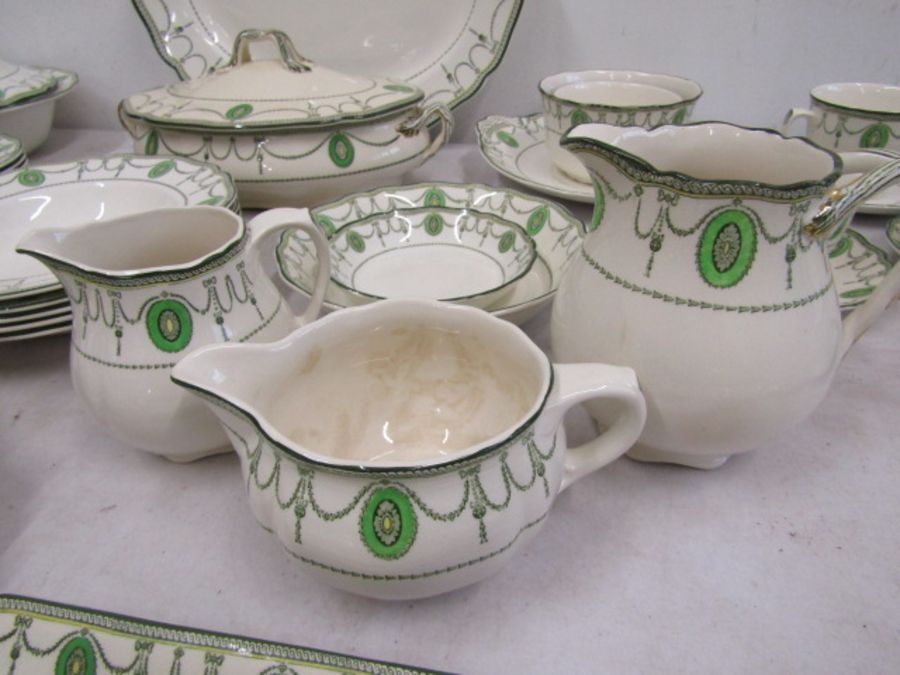 Royal Doulton 'Countess' dinner service - seen in Downton Abbey- over 100 pieces in 2 different - Image 9 of 18