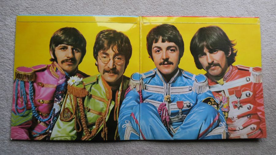 The Beatles – Sgt. Pepper's 1 Box EMI + Rare Promo Apple Insert - Image 4 of 12