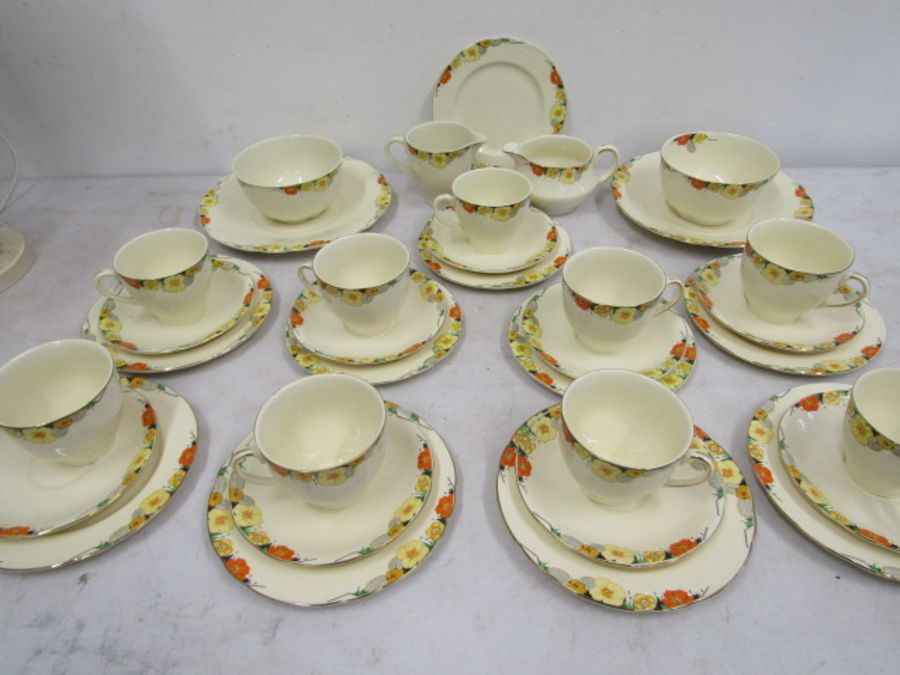 Alfred Meakin Orange red flowers vintage part tea set- 2 cake plates, 8 side plates, 8 saucers, 8 - Image 2 of 8