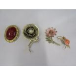 4 vintage brooches