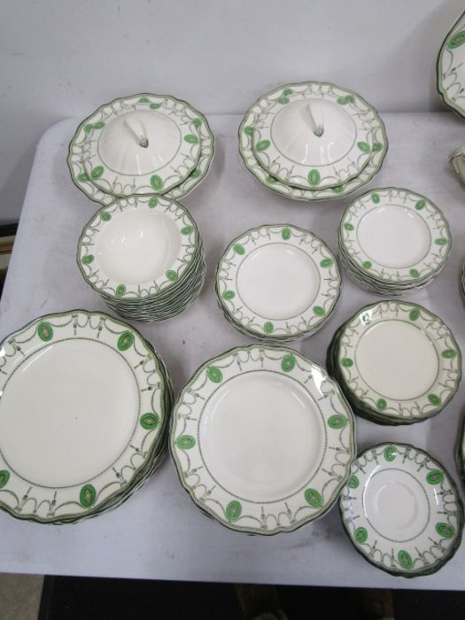 Royal Doulton 'Countess' dinner service - seen in Downton Abbey- over 100 pieces in 2 different - Image 2 of 18