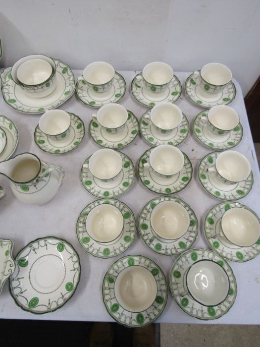 Royal Doulton 'Countess' dinner service - seen in Downton Abbey- over 100 pieces in 2 different - Image 4 of 18