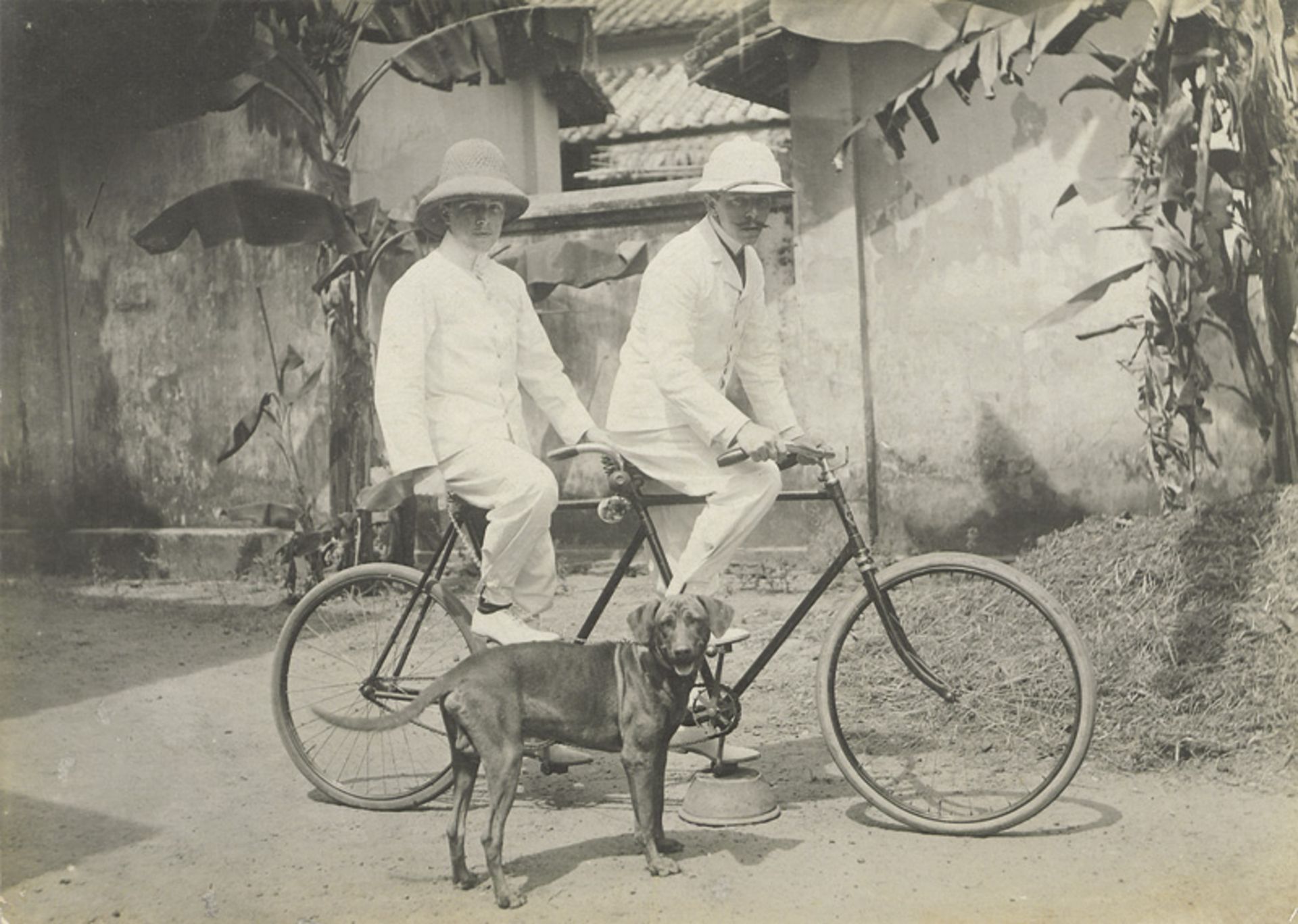 Vietnam: 80 Fotografien von Gebäunden, Landschaften und Menschen ...