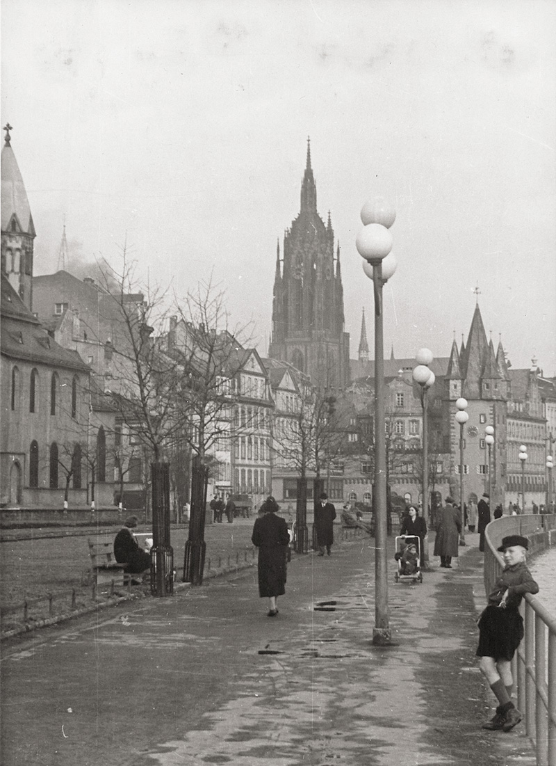 Frankfurt/M.: Views of ruins in Frankfurt WWII