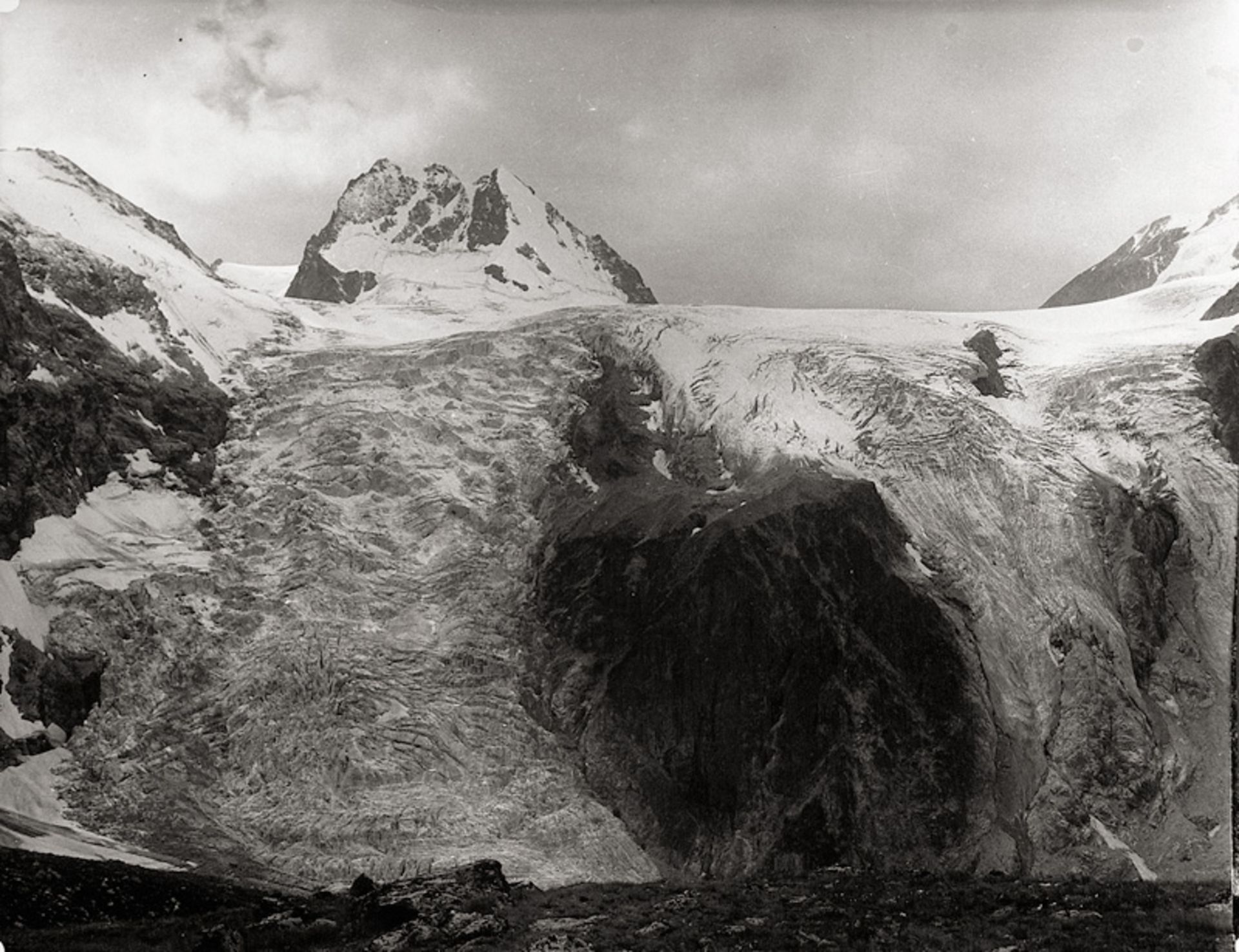 Swiss Alpine Landscapes: Views of the Swiss Alps