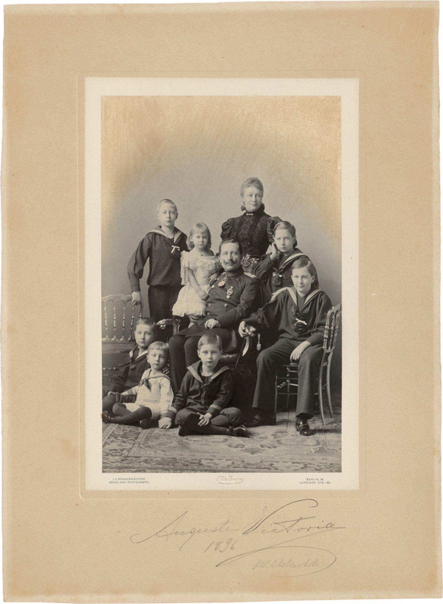 Schaarwächter, Julius Cornelius: Group portrait of Emperor Wilhelm II's family