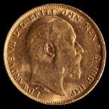 An Edward VII gold sovereign,: 1905, 8g.