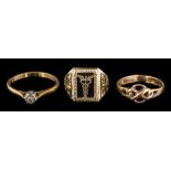 An 18 carat gold and diamond ring,: set with a brilliant cut diamond,