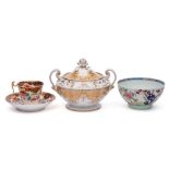 A mixed lot of English porcelain: comprising a Lowestoft 'Redgrave' pattern bowl, circa 1780-85,