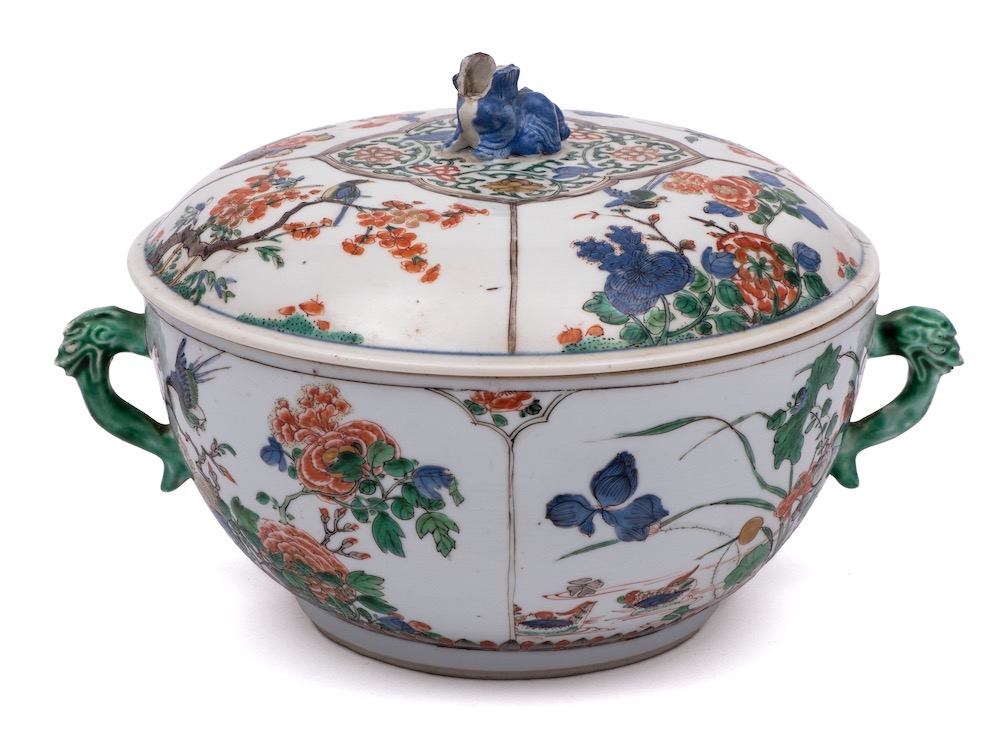 A Chinese famille verte two-handled circular bowl and cover: with lion dog finial and mythical