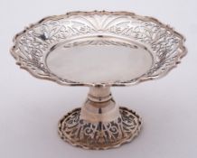 An Edward VII small silver comport, maker Sibray, Hall & Co Ltd, London, 1903: of circular outline,
