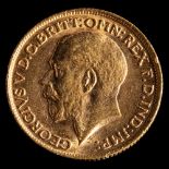 A George V gold sovereign,: 1912, 8g.